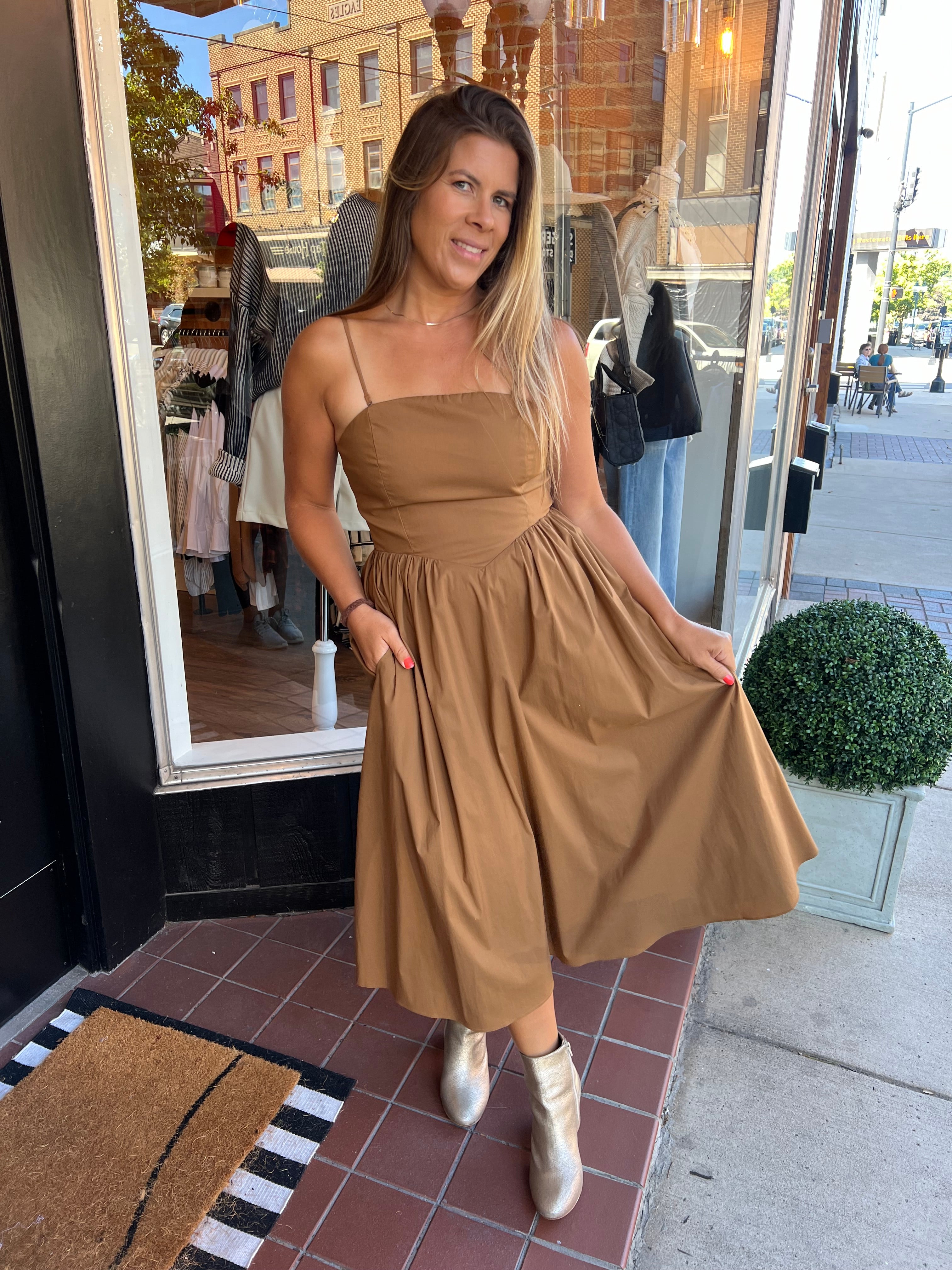 Calieta Midi Dress